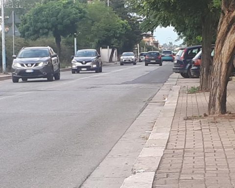 Uno scorcio di Via Giulio Cesare. Da questa via inizia Campo Boario; percorrendola si arriva dritti in Via Coriolano, di cui una delle traverse è Via Muzio Scevola dove risiede Armando Lallà Di Silvio, ora in carcere per associazione mafiosa. Nella sua casa, si consumava una consistente parte dello smercio di droga.