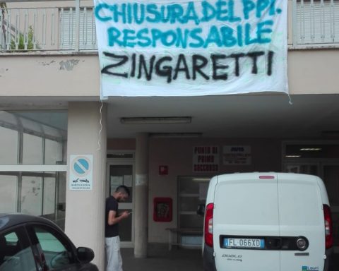 Striscione all'entrata del PPI di Cori