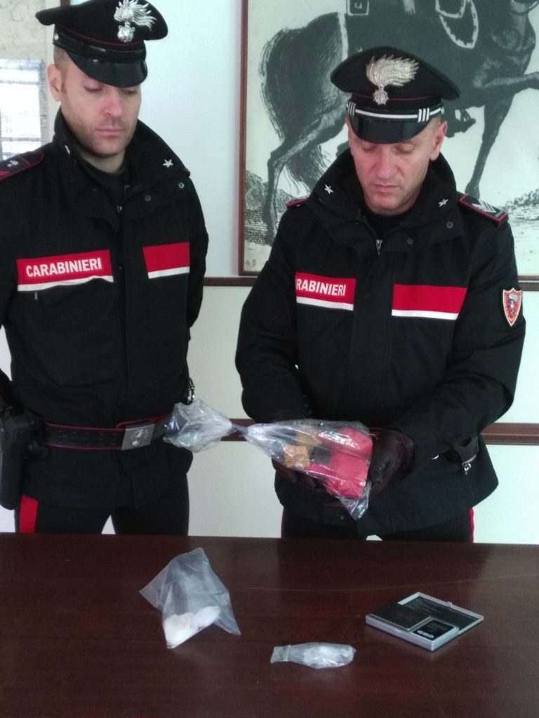 TERRACINA DROGA E BOMBE CARTA