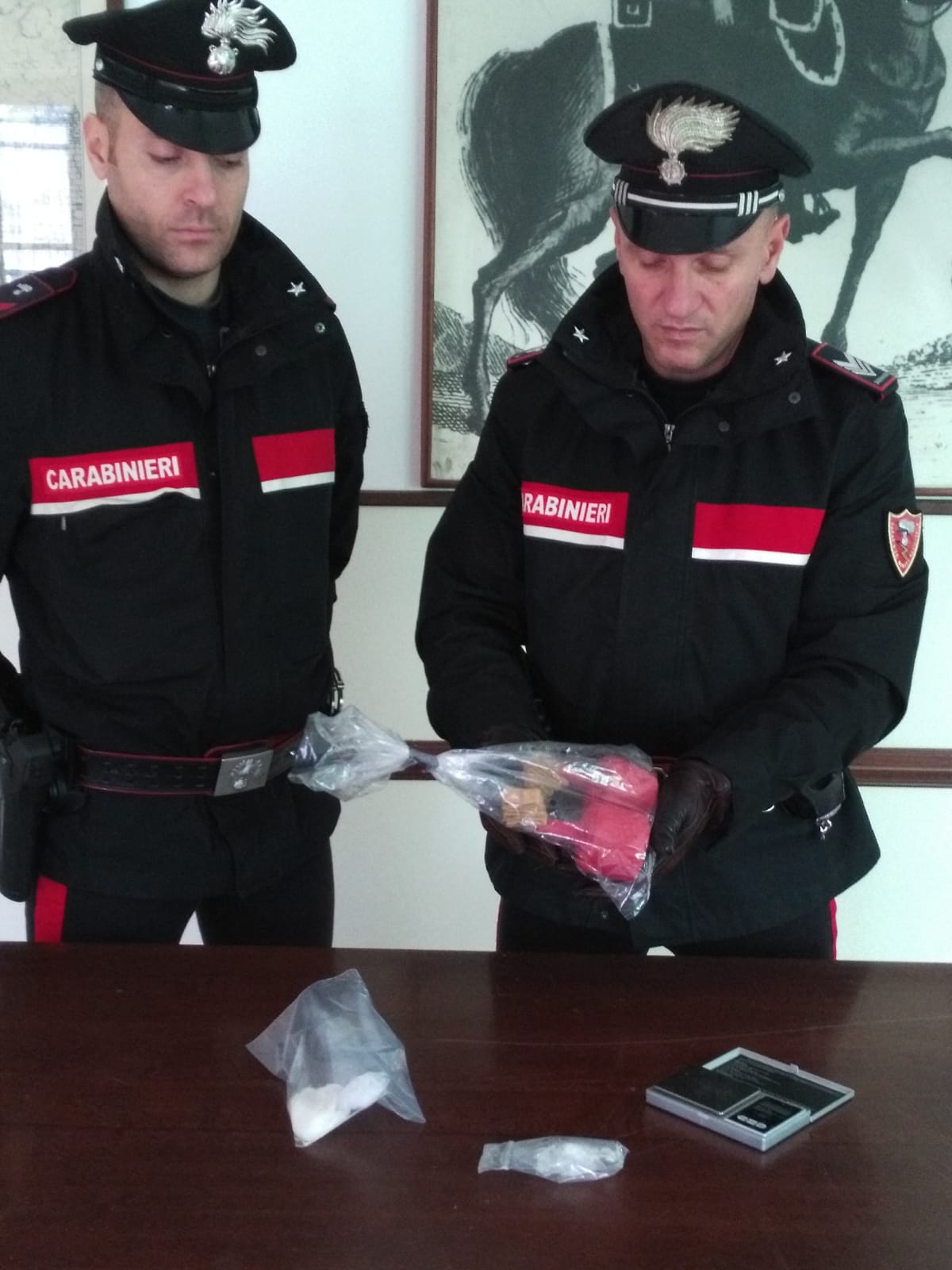TERRACINA DROGA E BOMBE CARTA