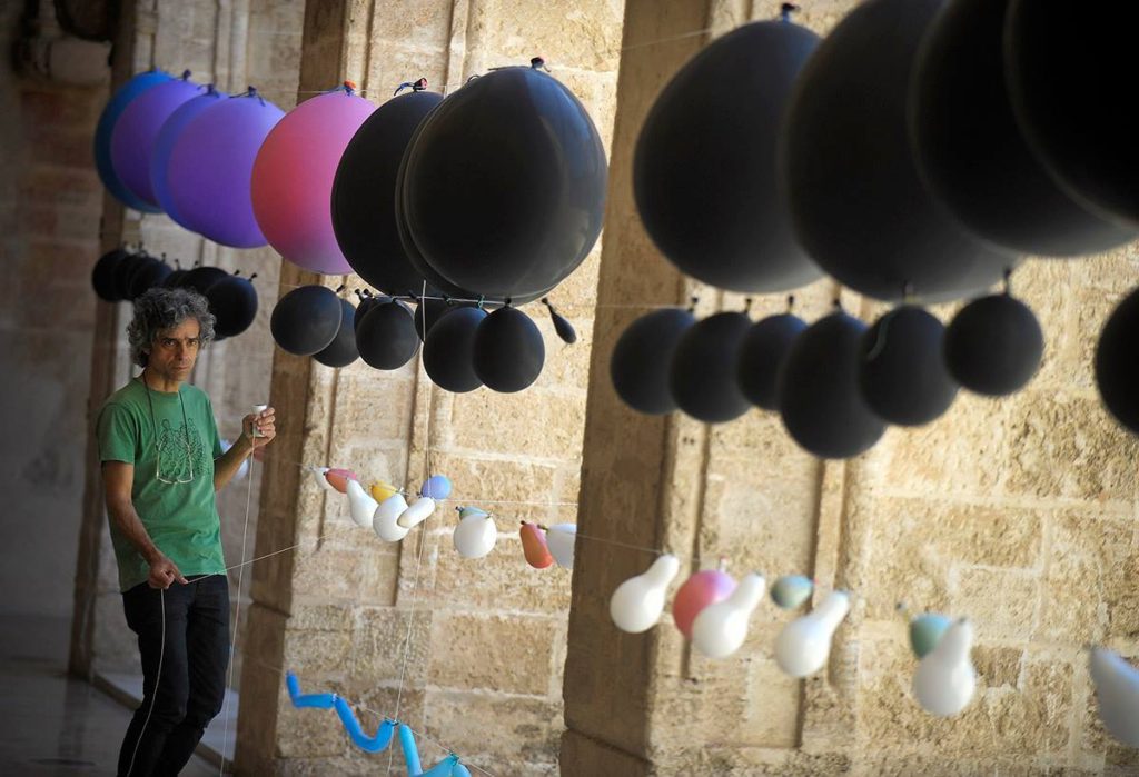 Un'opera dell'artista basco Alex Mendizabal