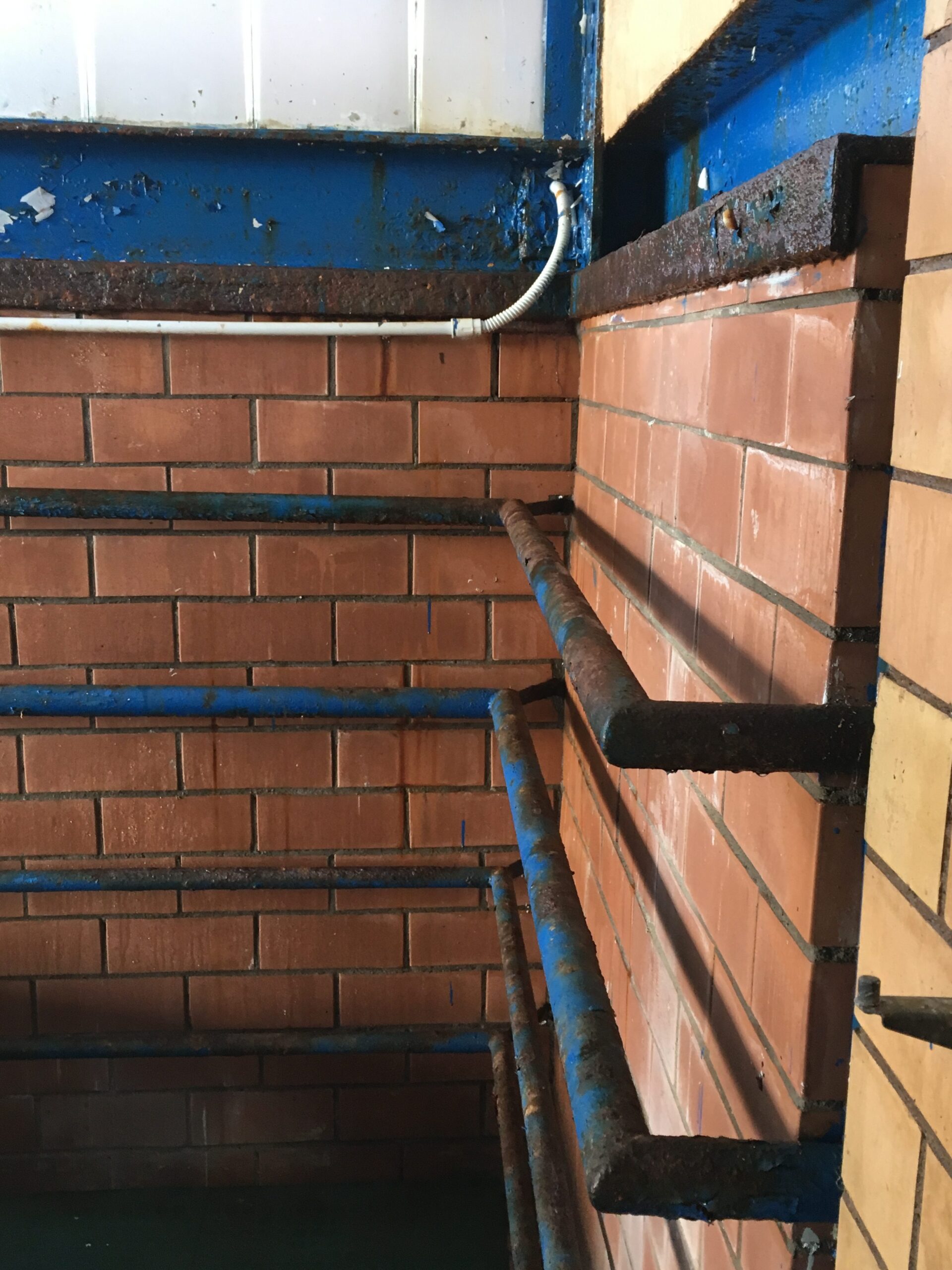 Piscina comunale di Latina: corrimano