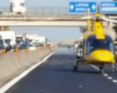 Intervento dei mezzi di soccorso aerei a seguito di un incidente sulla SS Pontina