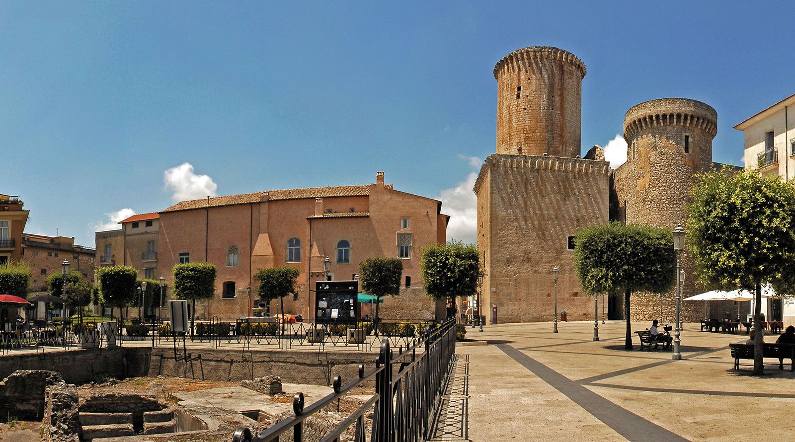 castello-di-Fondi