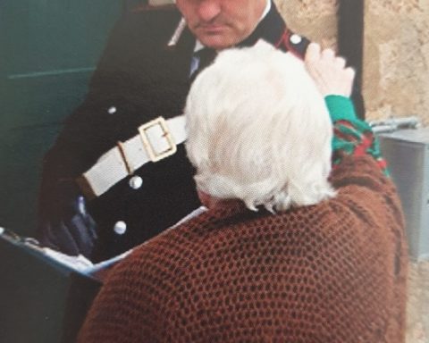 Anziana e carabiniere