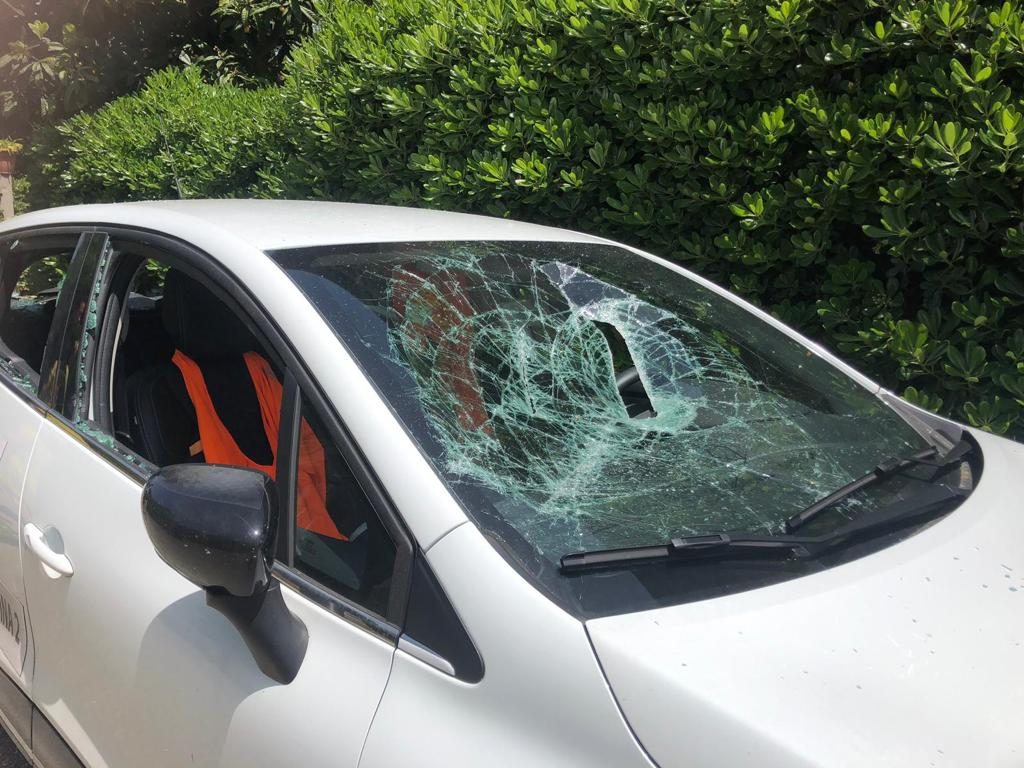 auto Pronto intervento sociale presa a sprangate a Latina