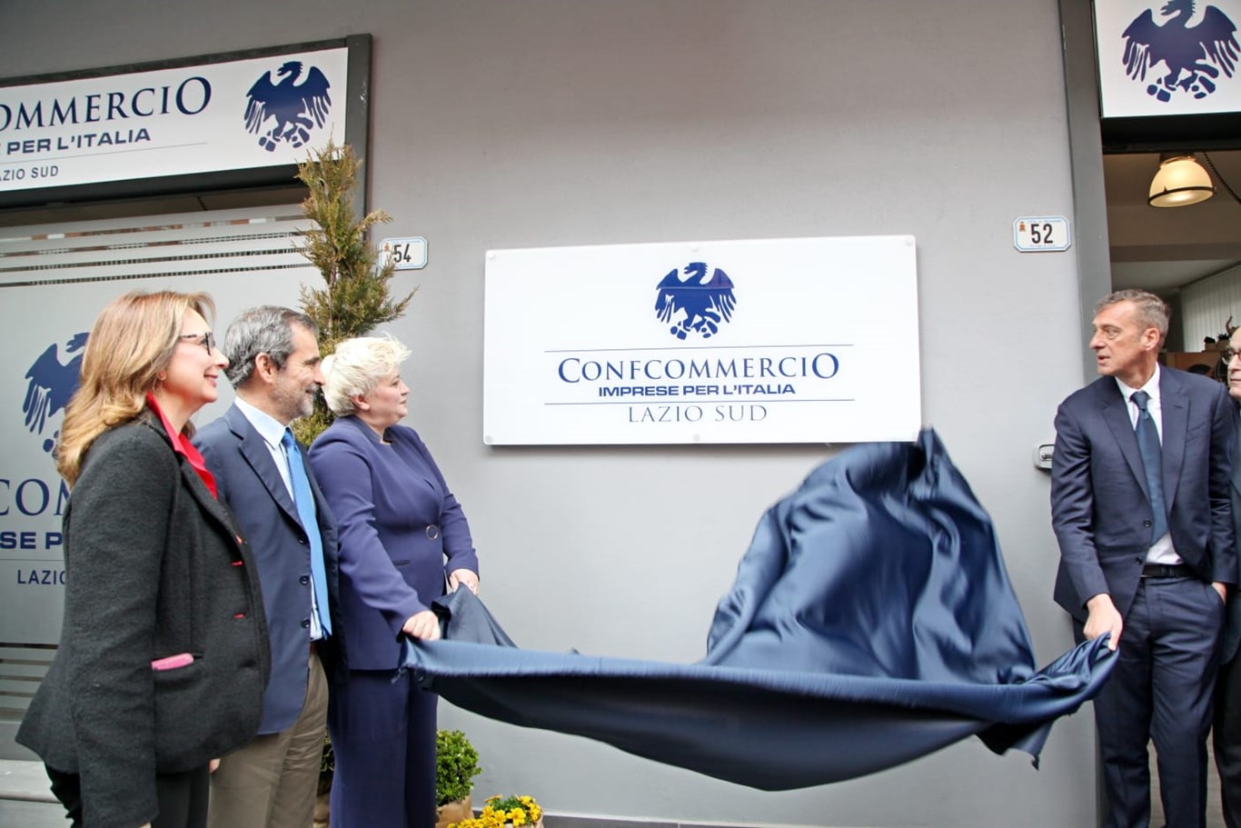 confcommercio-lazio-sud-acampora-inaugura-la-nuova-sede