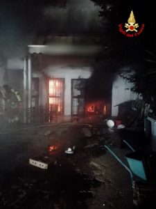 incendio alimentari Bella Farnia