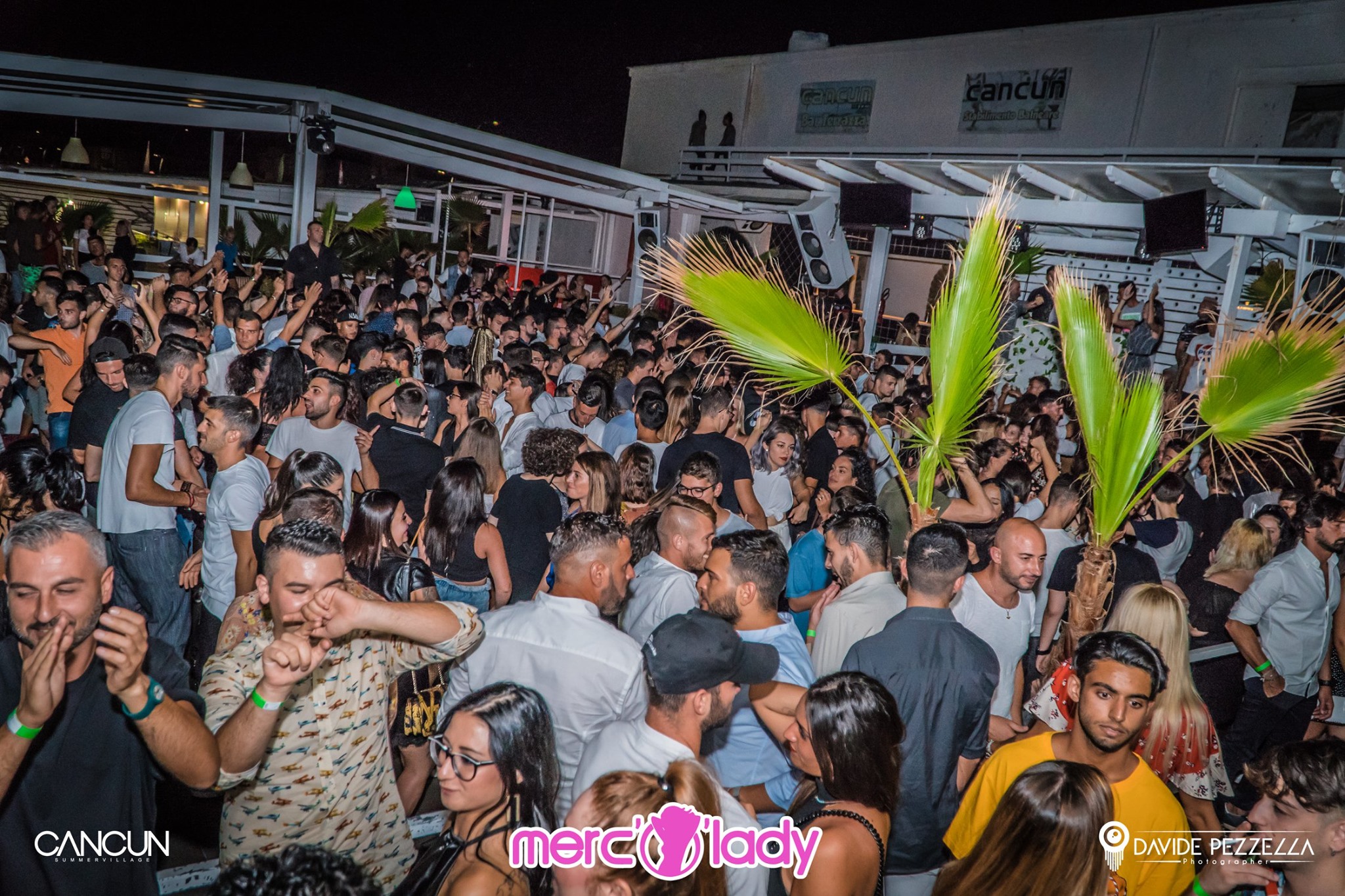CANCUN DI SERA