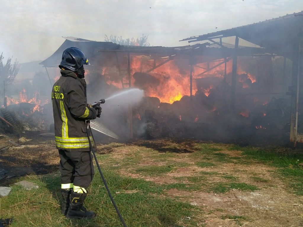 Incendio a ceriara di sezze