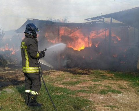 Incendio a ceriara di sezze