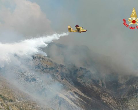 Incendio sul monte redentore di formia