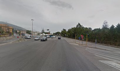L'incrocio tra via Flacca e Via Vindicio