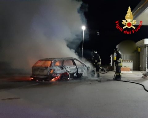 incendio auto 3