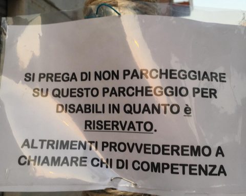 Il cartello in Via Pastrengo
