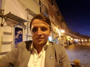 D'Amico dopo le cure ricevute in seguito all'aggressione