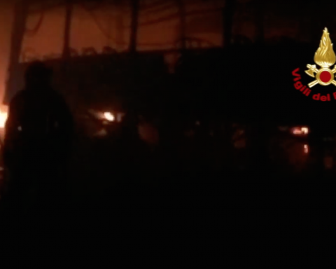 Incendio al Deposito della ditta dei trasporti