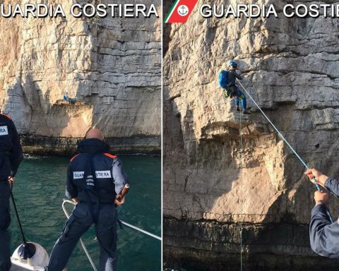 Due rocciatori rimasti bloccati sulla parete rocciosa nei pressi della Grotta del Turco di Monte Orlando di Gaeta