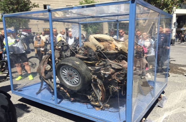Teca che custodisce i resti della Croma blindata su cui viaggiavano gli uomini della scorta di Giovanni Falcone: Antonio Montinaro, Vito Schifani e Rocco Dicillo.