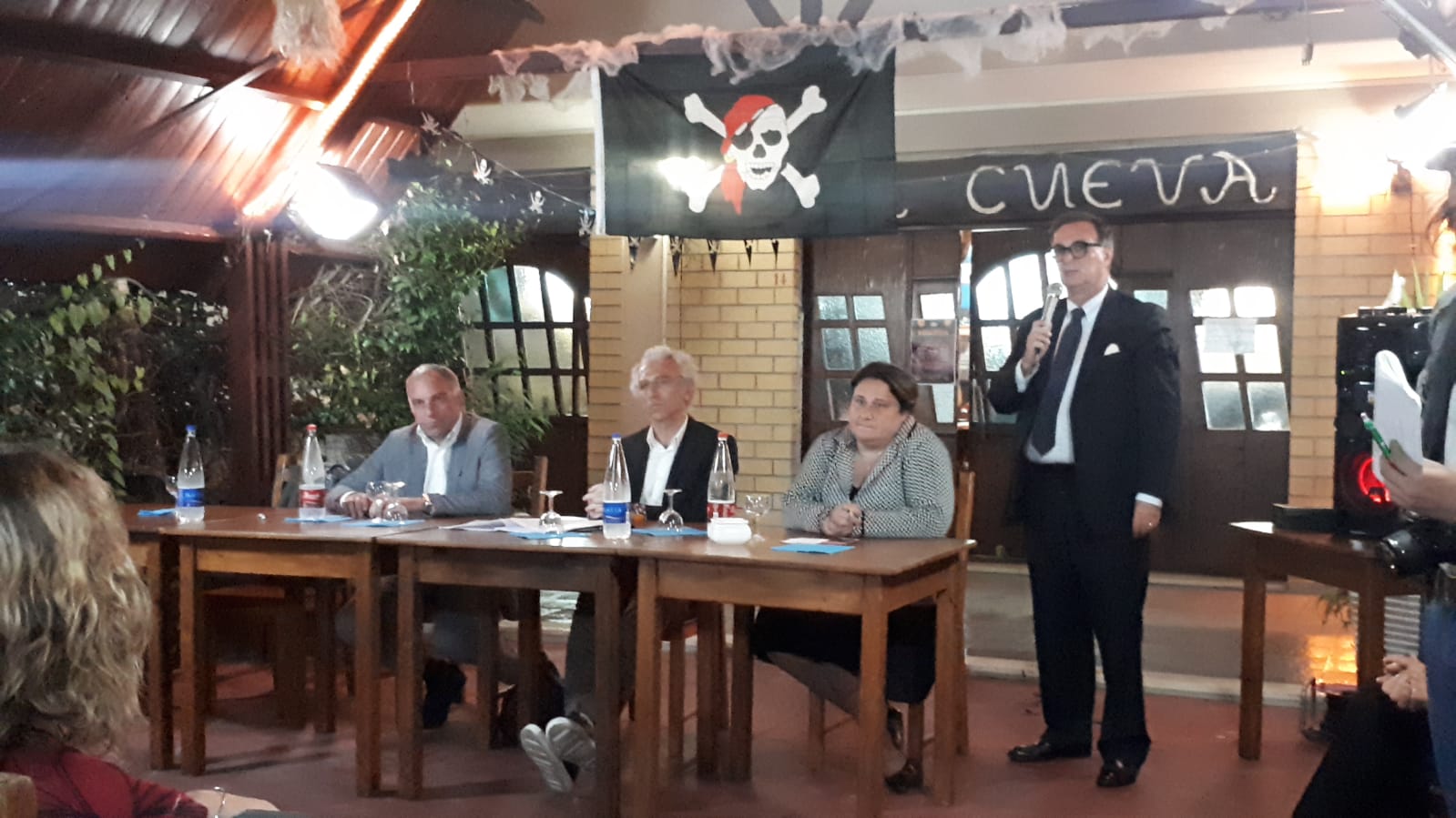 L'incontro che ha avuto luogo ieri presso il locale Cueva del Pirata di Borgo Grappa per discutere del Porto di Rio Martino
