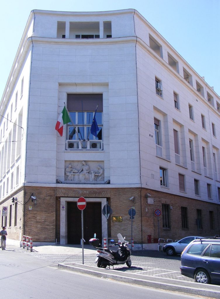 Sede del Ministero della salute sul Lungotevere Ripa, nel Rione Trastevere
