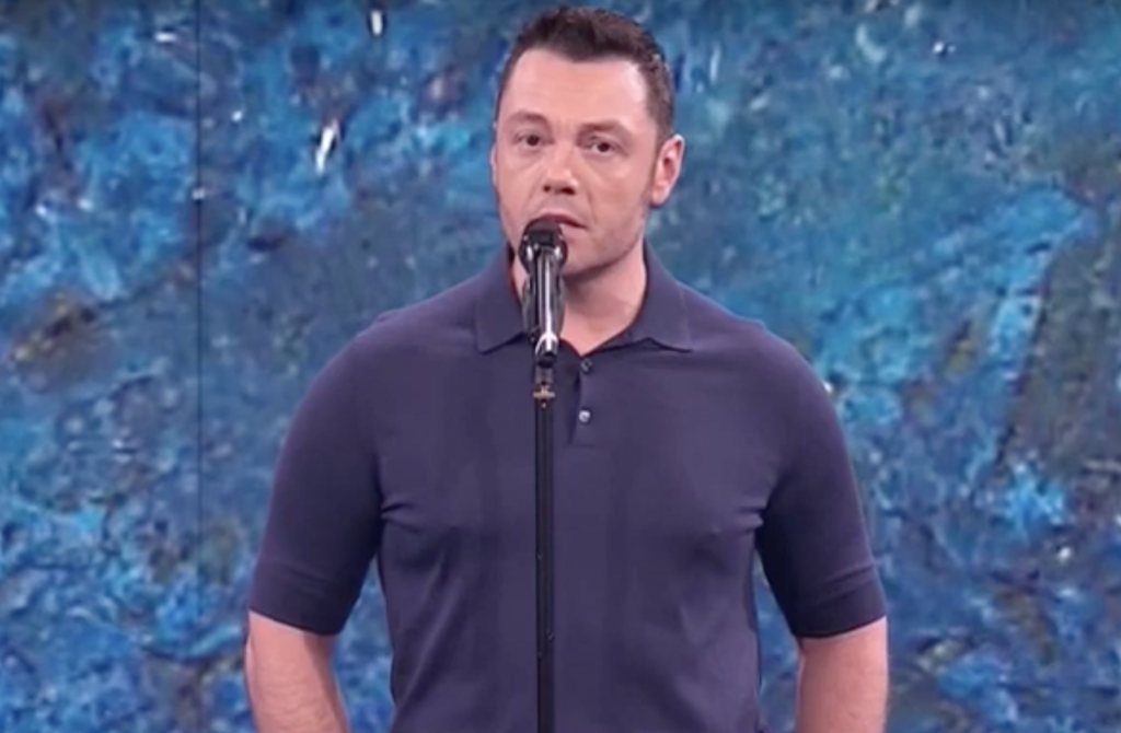 Tiziano Ferro a Che Tempo che Fa recita il monologo contro il bullismo