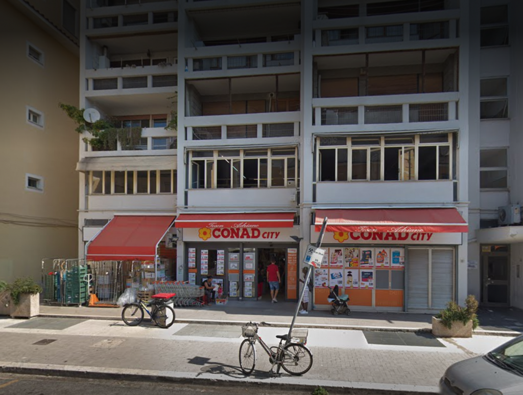 Conad - Via Fratelli Bandiera, Latina