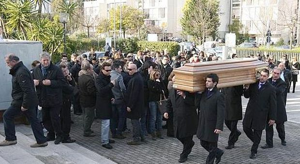 I funerali di Massimiliano Moro (foto da Leggo.it)