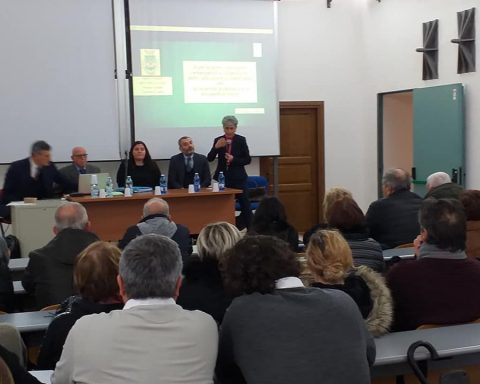 L'incontro del 21 dicembre, nella Sala Tullio Levi Civita del Palazzo Caetani di Cisterna di Latina, oggetto del comunicato di Potere al Popolo contro politici e amministratorijpg