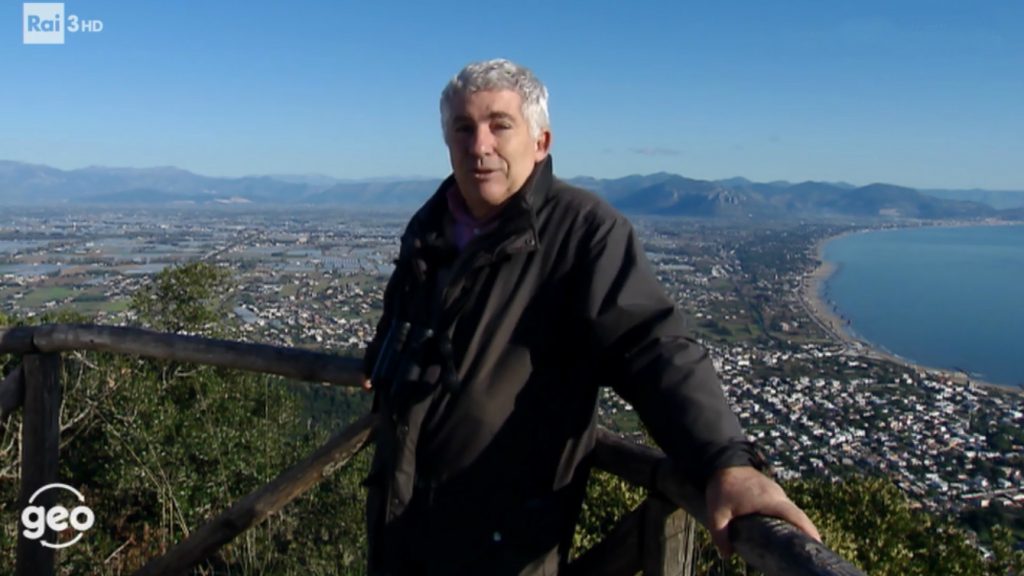 francesco petretti della trasmissione geo di rai tre presso il parco nazionale del circeo