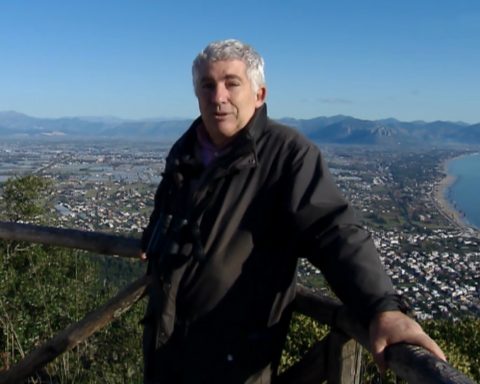 francesco petretti della trasmissione geo di rai tre presso il parco nazionale del circeo