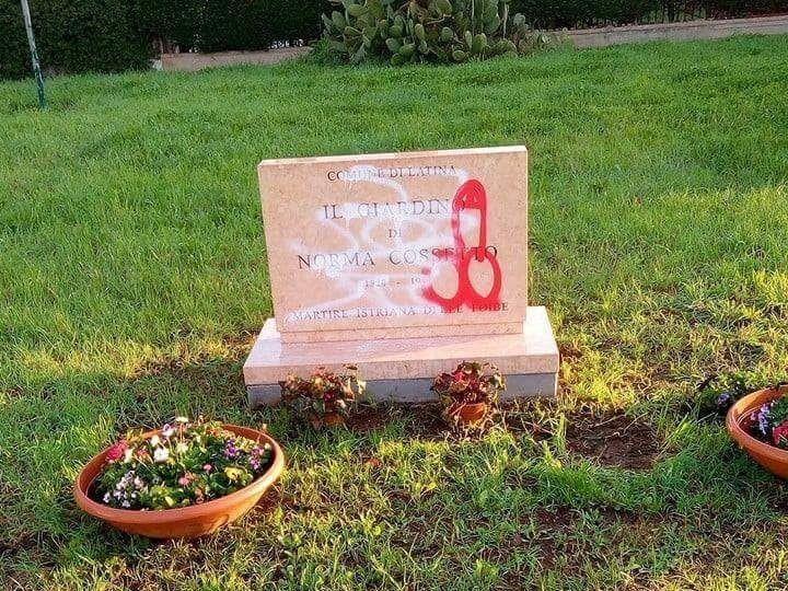La lapide di Norma Cossetto a Latina vandalizzata nel 2018
