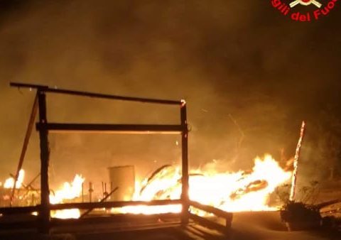 incendio_chiosco_sabaudia_5_02_20_1-2