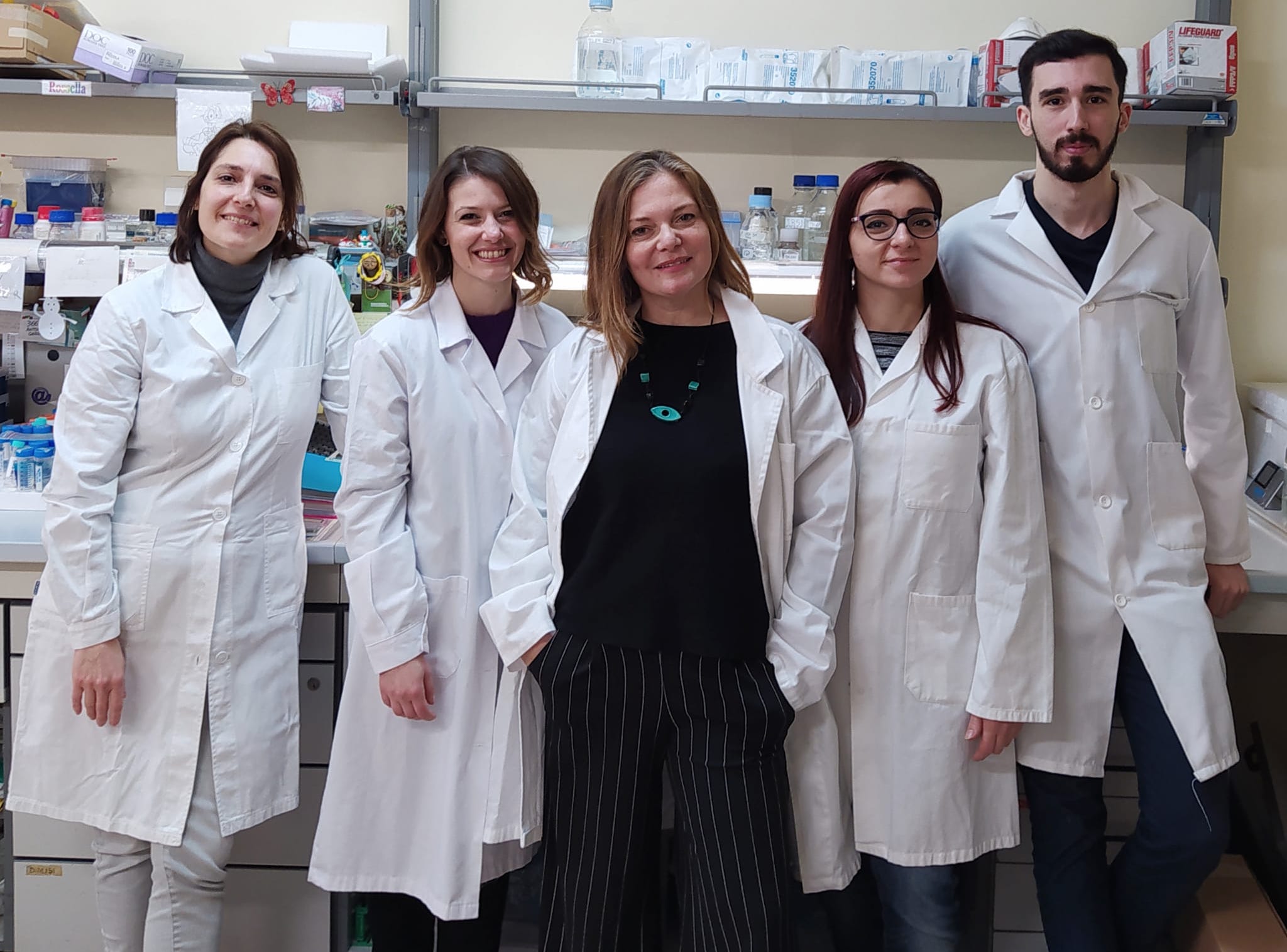 Il gruppo di-ricerca-del-CNR-con-Alessia-Esposito-Flavia-Squeglia-Rita-Berisio-Maria-Romano-e-Miguel-Moreira-1