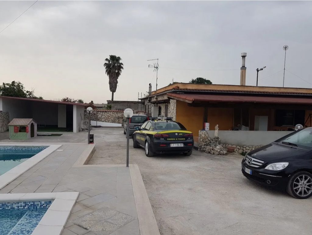La villa con piscina sequestrata a Iovinella