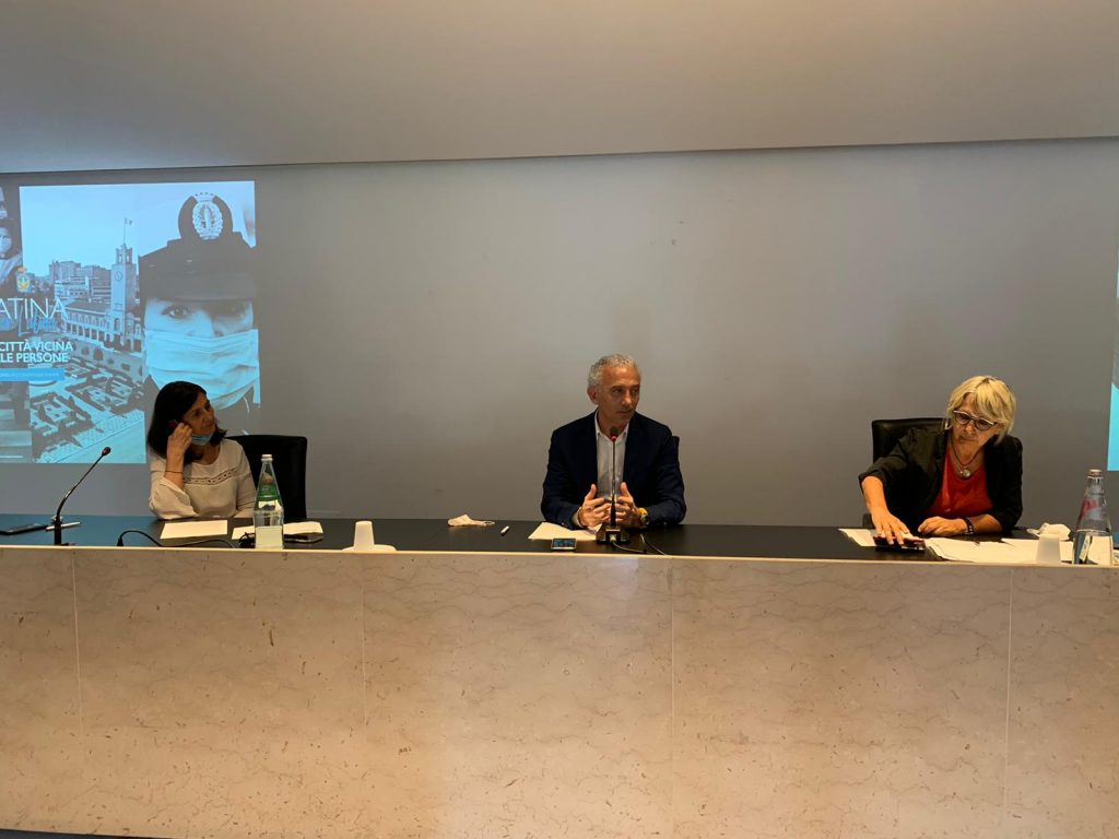 La conferenza stampa tenuta in Sala De Pasquale dalla Giunta Coletta