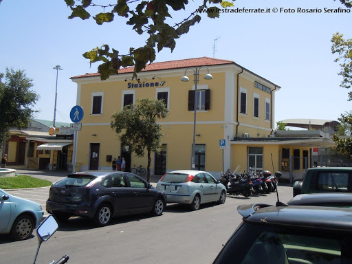 Stazione di Cisterna