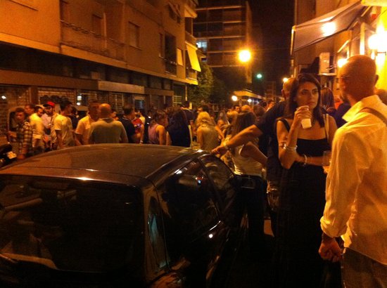 Zona-pub-Latina