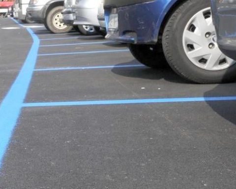 strisce-blu-parcheggi-sosta-a-pagamento