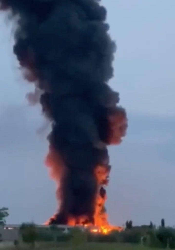 Colonna di fumo alla Loas