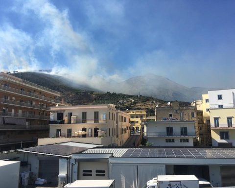 INCENDIO FORMIA