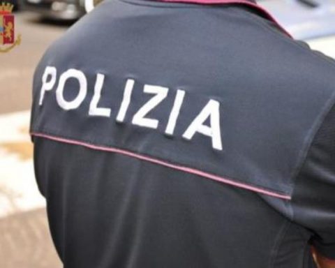 FOTO racket stabilimenti balneari