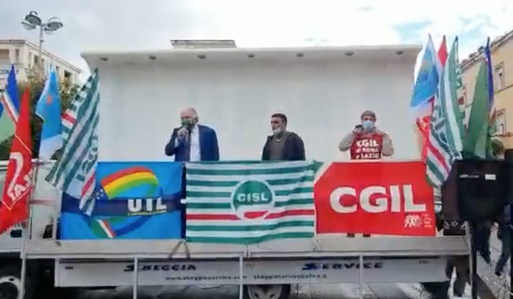La manifestazione sul caporoalato che si è svolta oggi 28 settembre in Piazza della Libertà