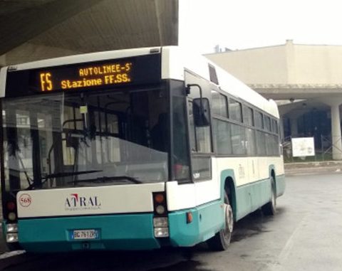 Un autobus a Latina al tempo della gestione di Atral