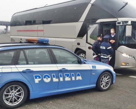 controlli_autobus_polstrada