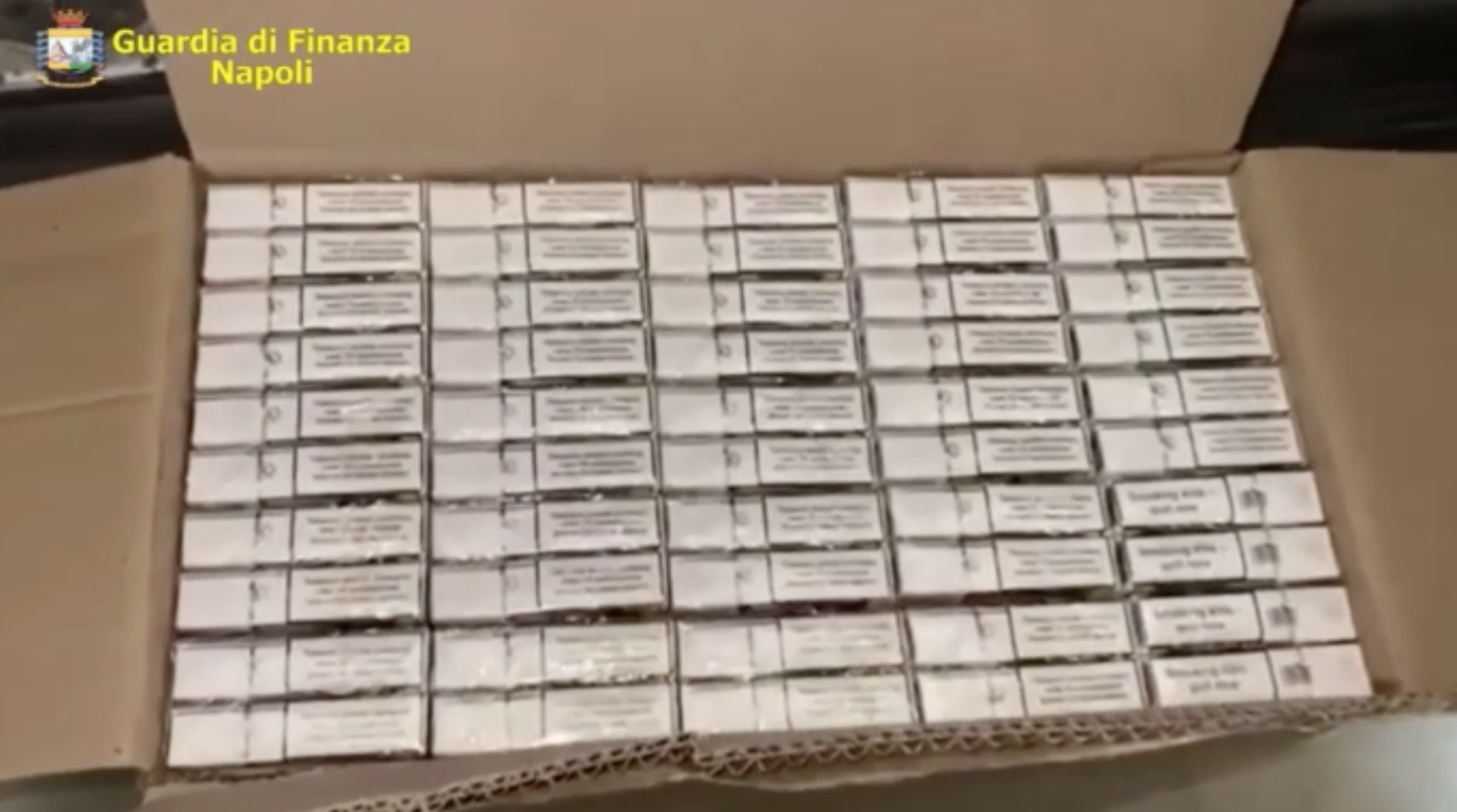 Le sigarette sequestrate dalla GdF di Napoli