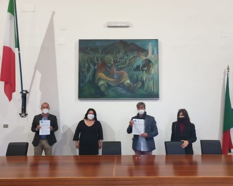 firma accordo Ciclovie del Mare