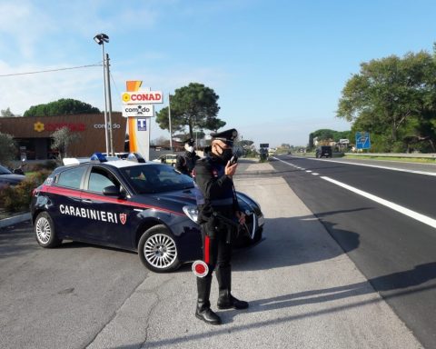 CISTERNA TERRACINA CARABINIERI