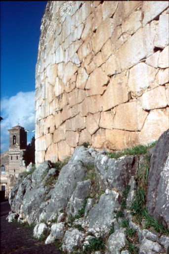 mura millenarie