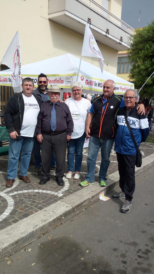 Alcuni degli attivisti 5stelle di Pontinia in una foto del maggio 2019